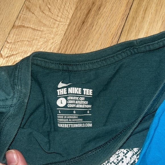 Nike t shirts - Picture 4 of 5